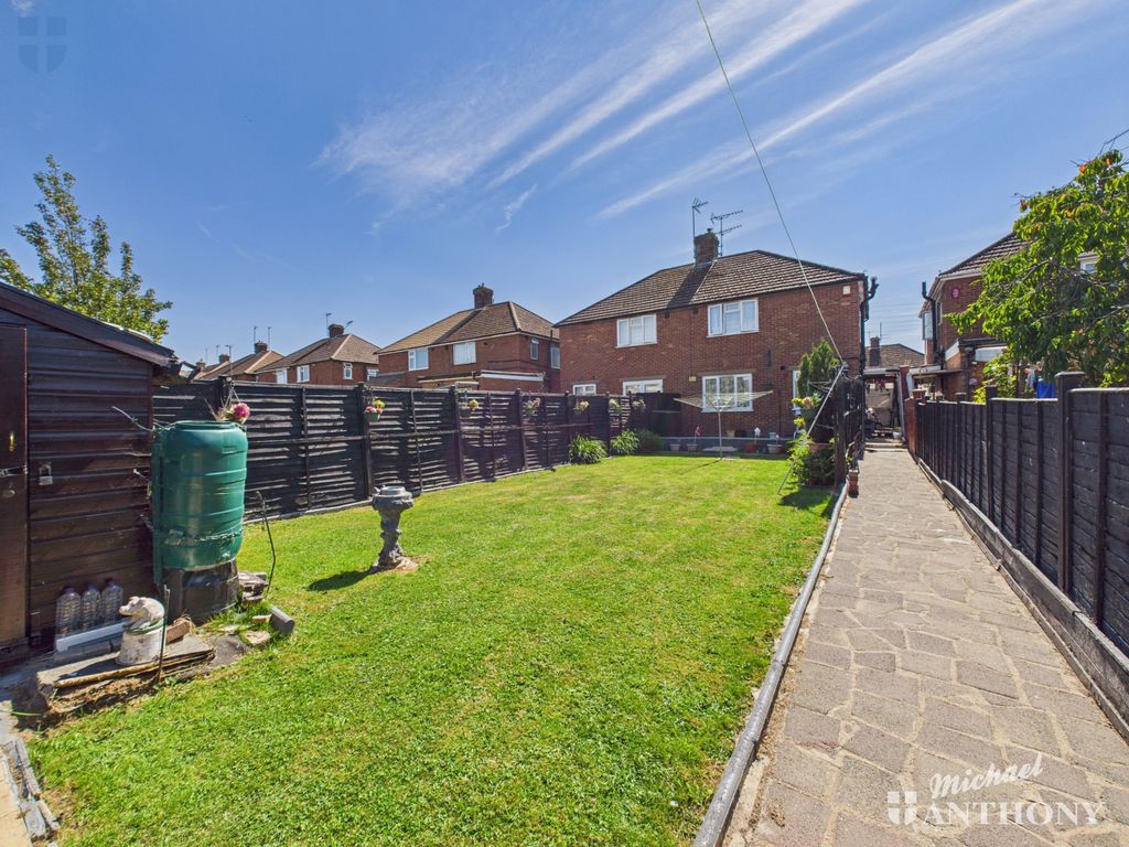 Property photo 3 of 10 Cam03852G0-Pr0402-Still010