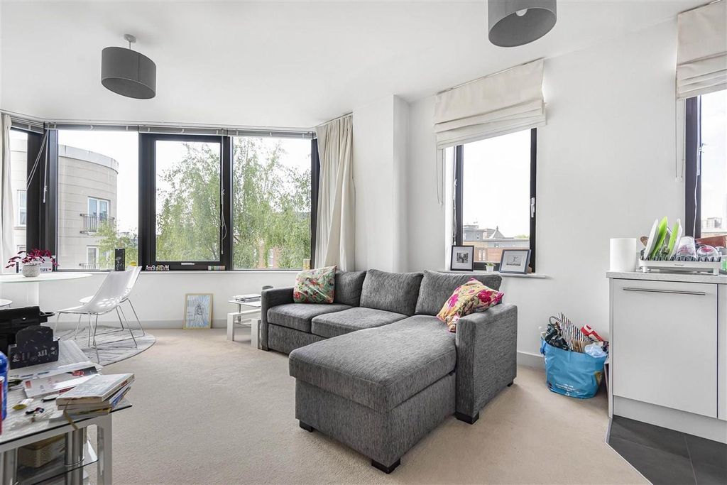 Property photo 2 of 7