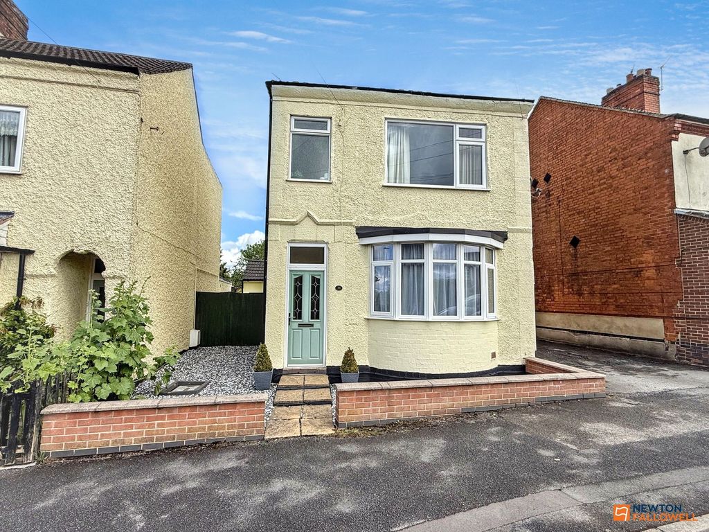 Property photo 1 of 36