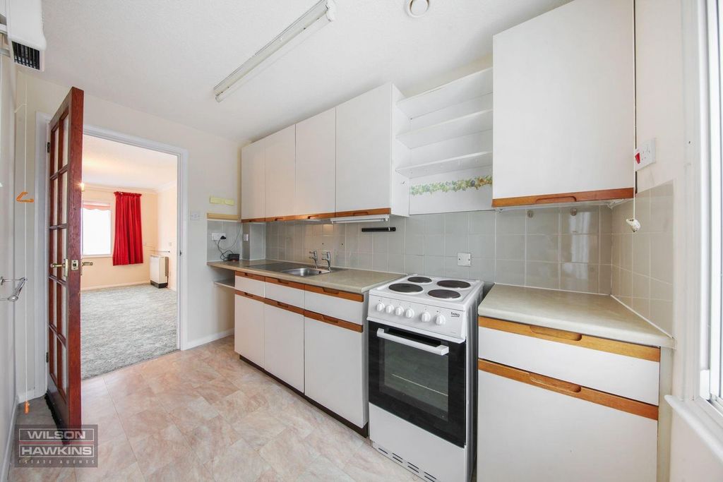 Property photo 2 of 15 2 Betjeman Close - Brhabj9Zmh3O594Ckfsp.Jpg