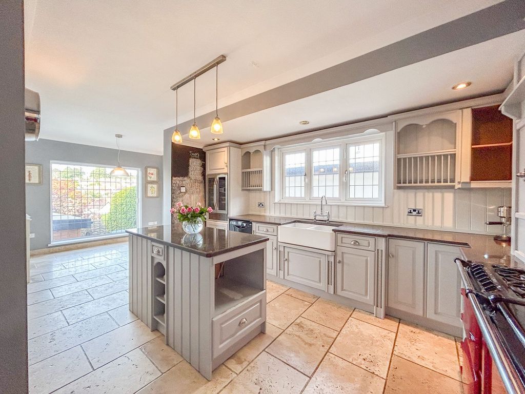 Property photo 2 of 26