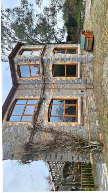 Property photo 3 of 77