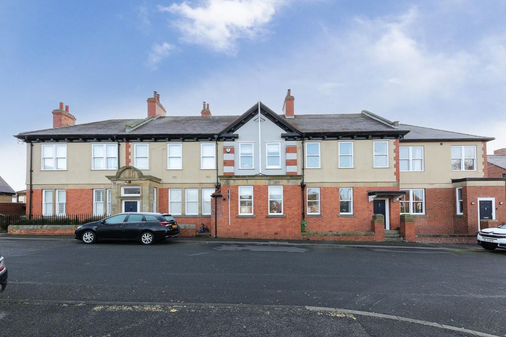 Property photo 1 of 15 External