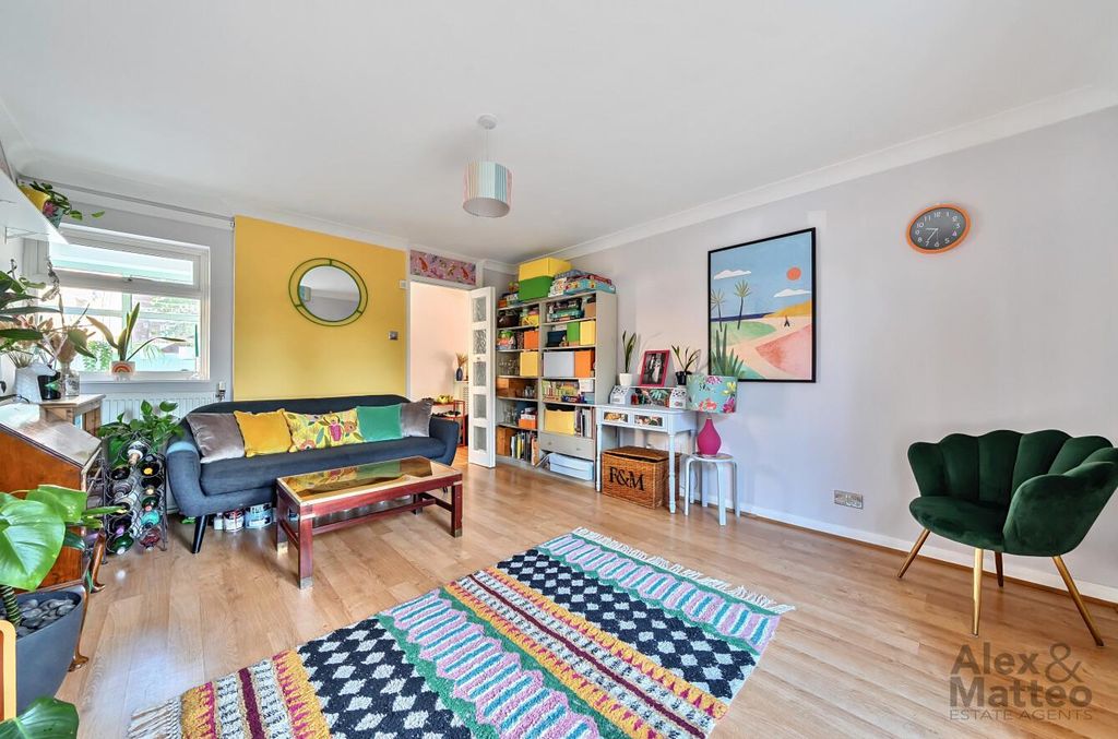 Property photo 1 of 19 Maria Close