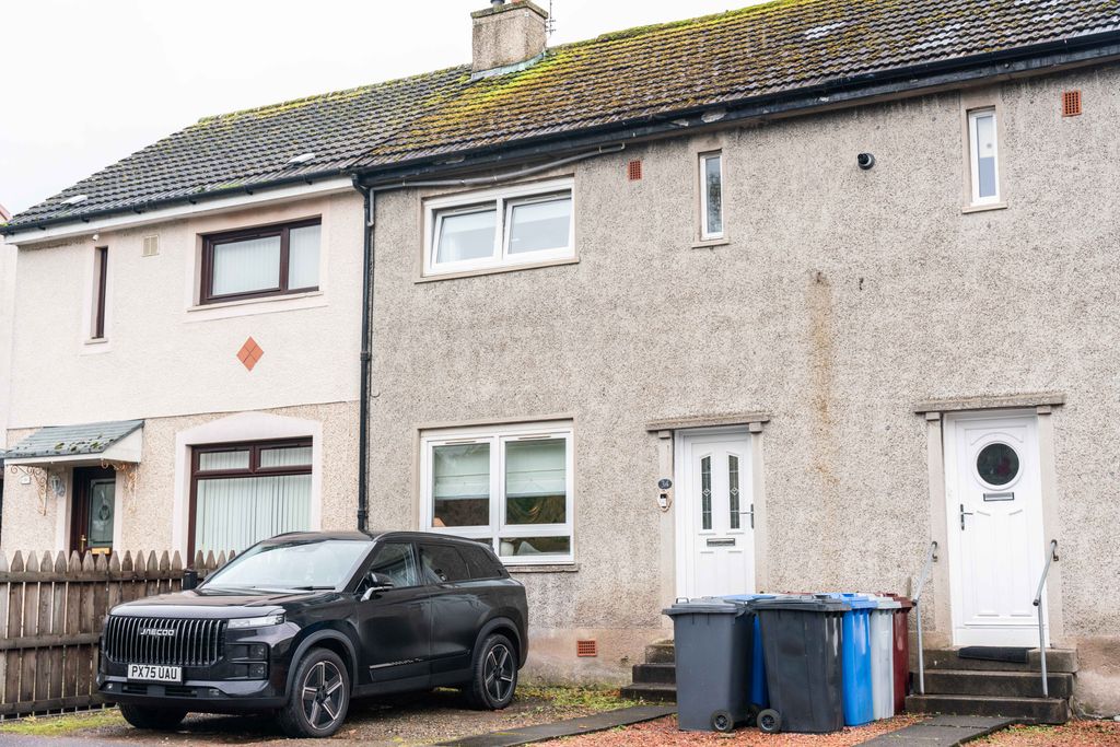 Property photo 2 of 23