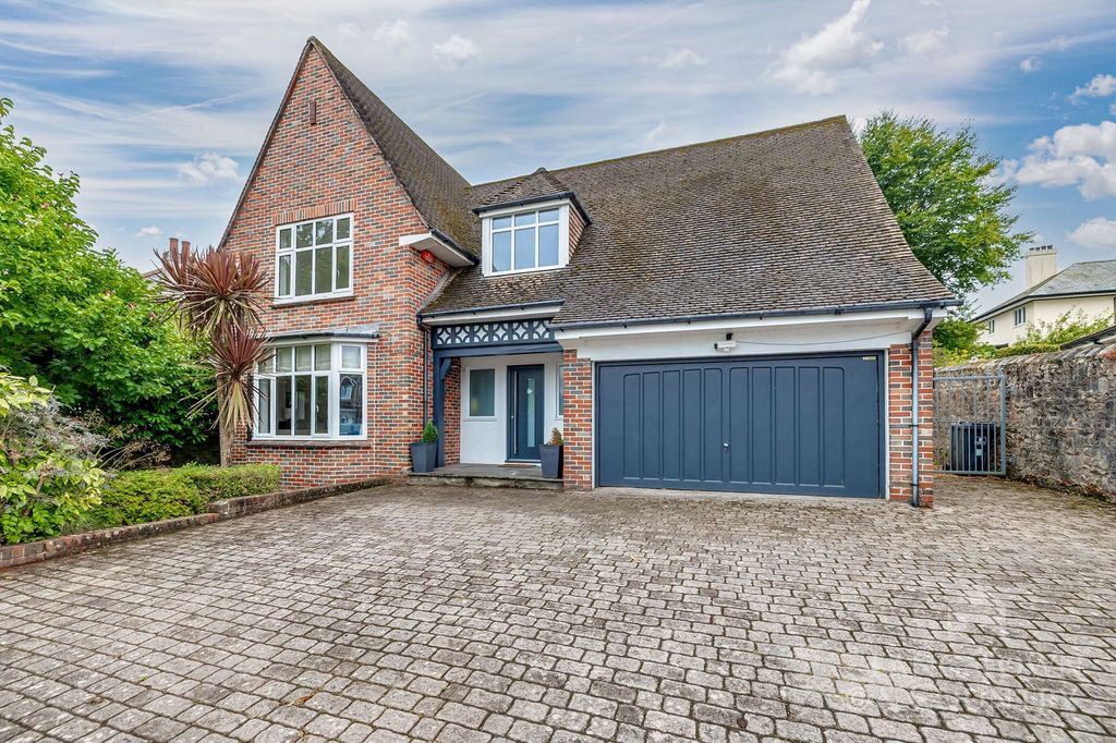 Property photo 1 of 16