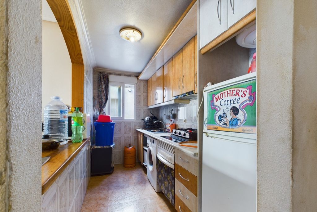 Property photo 3 of 37