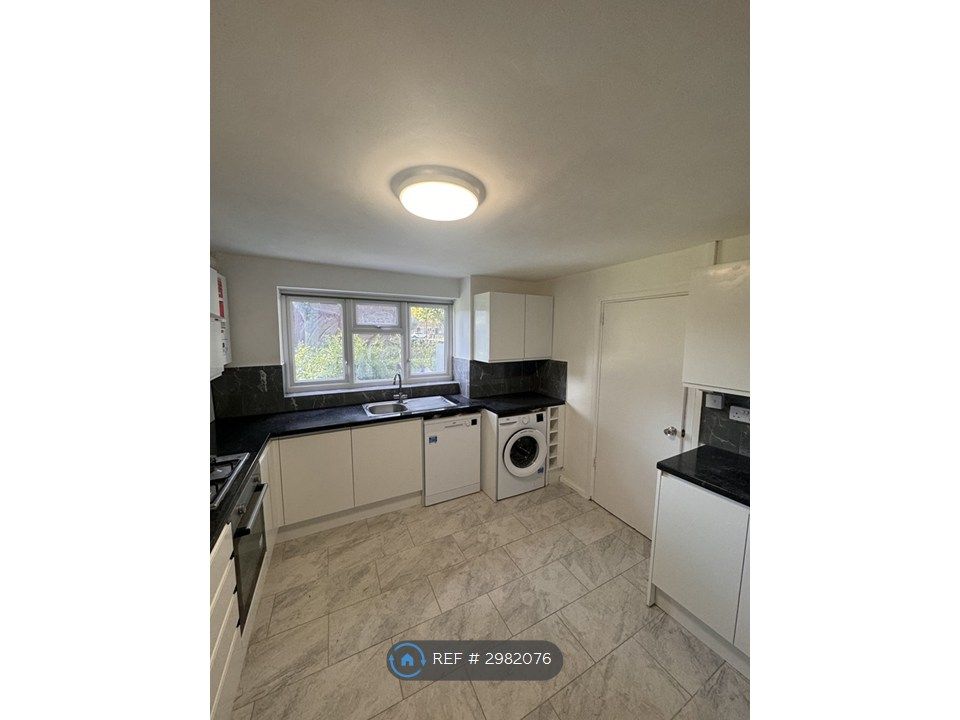 Property photo 2 of 15 Kitchen