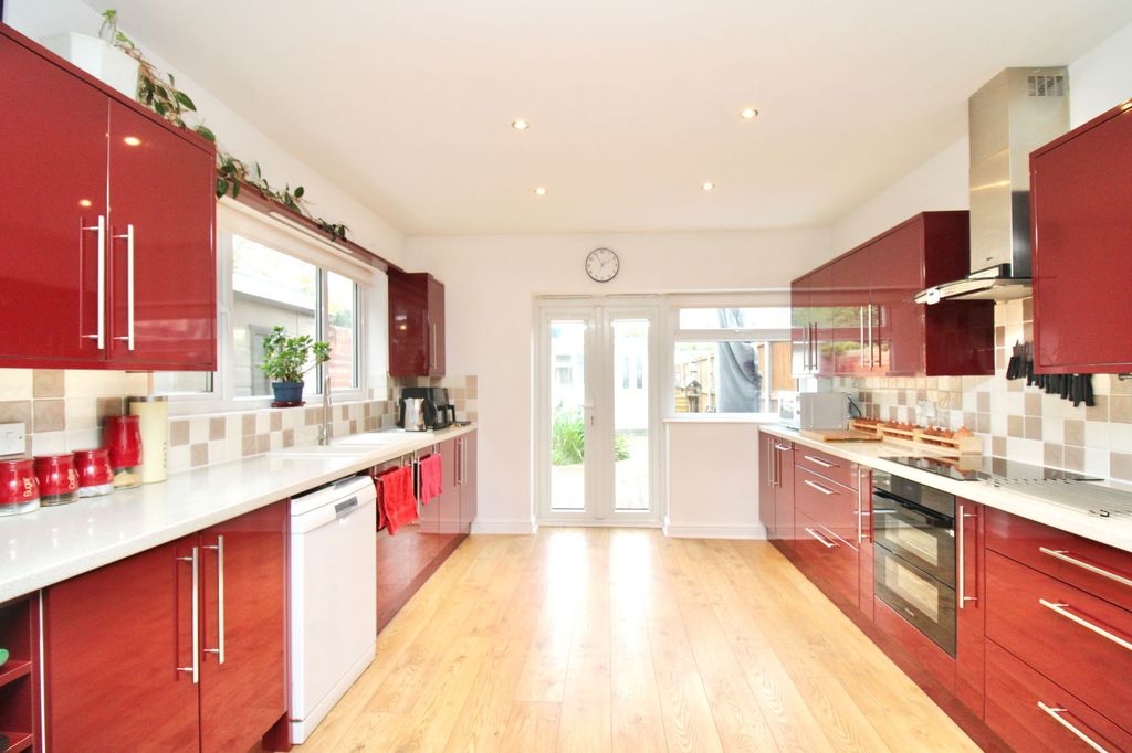 Property photo 3 of 23