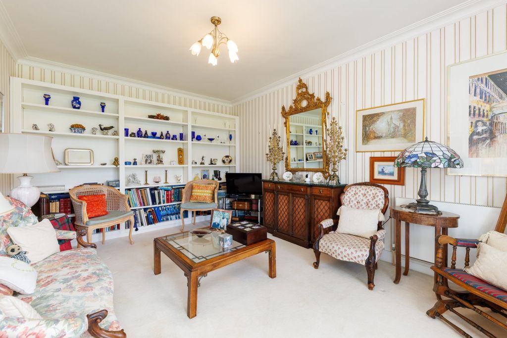 Property photo 3 of 9