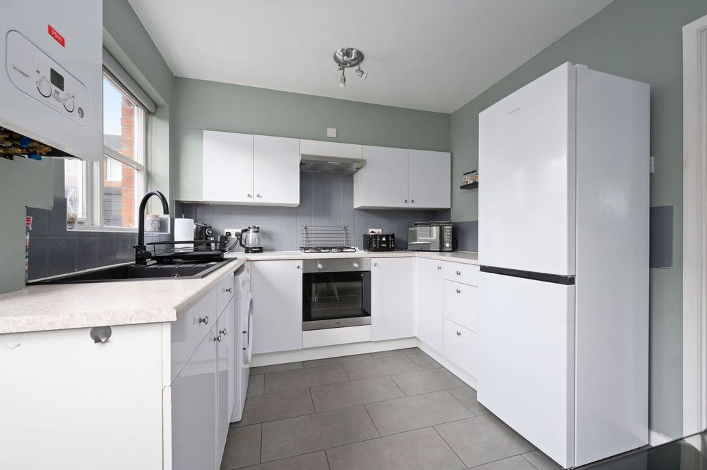 Property photo 3 of 17