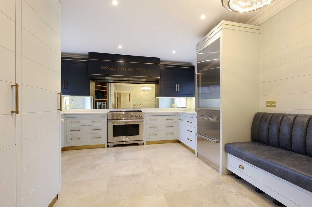 Property photo 2 of 14 Picture No. 22