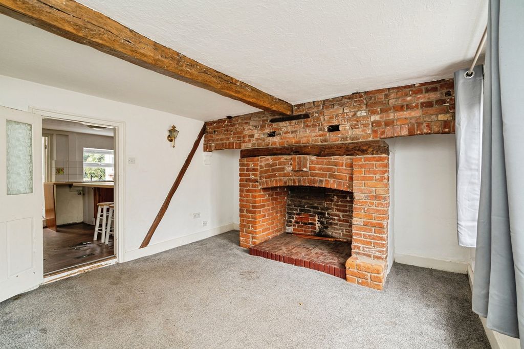 Property photo 3 of 17 Photo