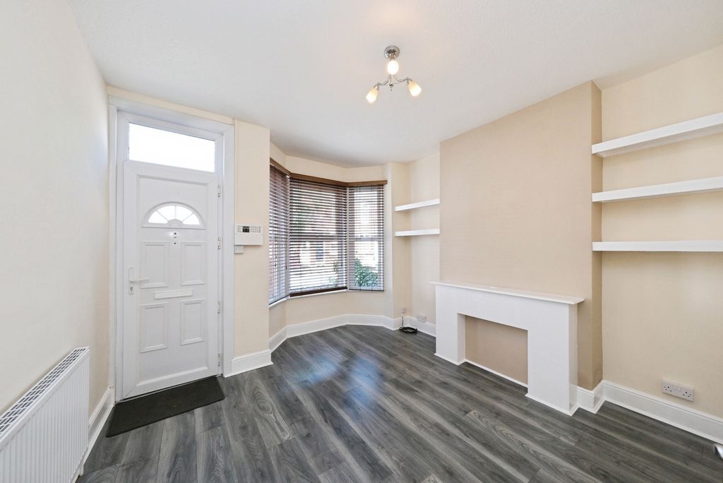 Property photo 2 of 17 Pbox-Img.Jpg