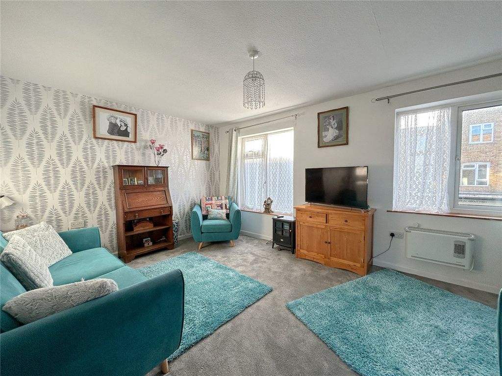 Property photo 2 of 9 Picture No. 14