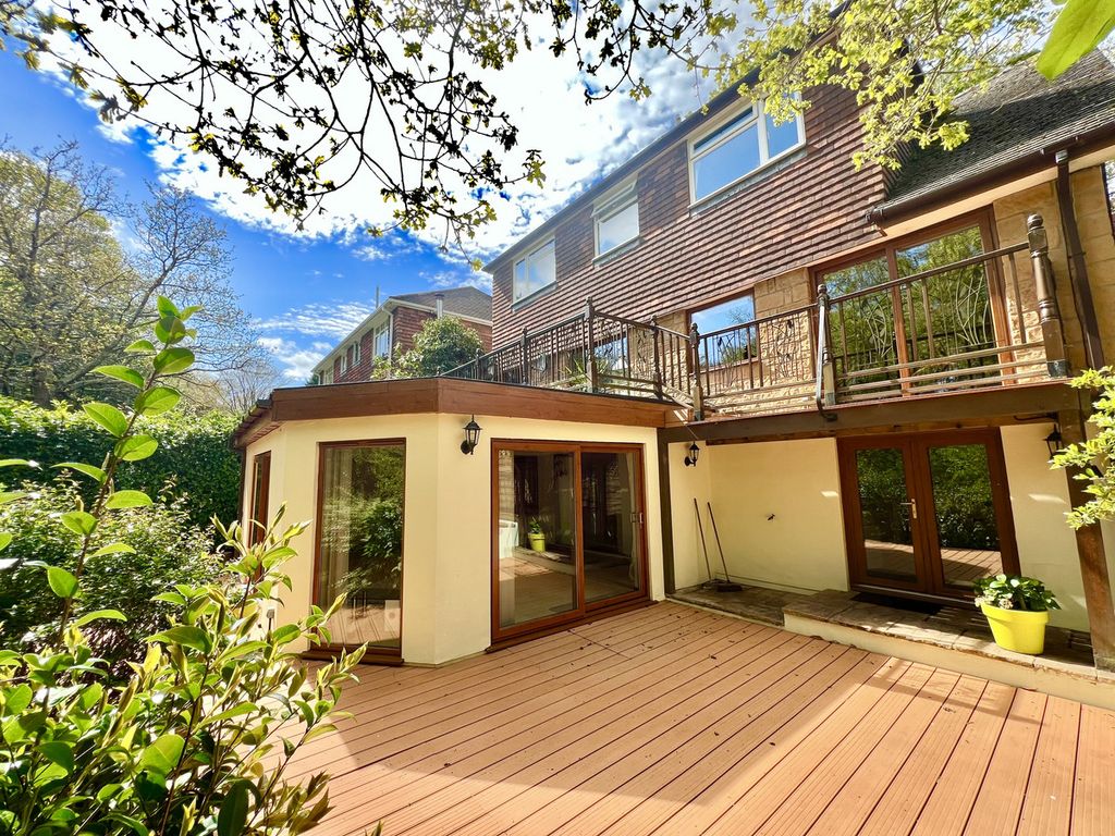 Property photo 1 of 28