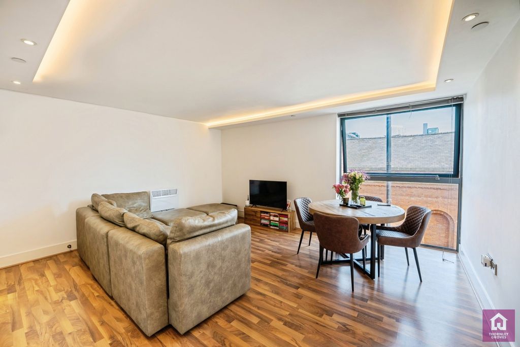 Property photo 2 of 19 Pbox-Img.Jpg
