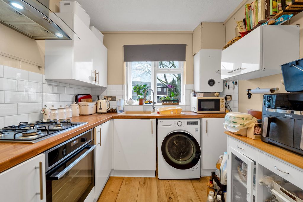 Property photo 2 of 9