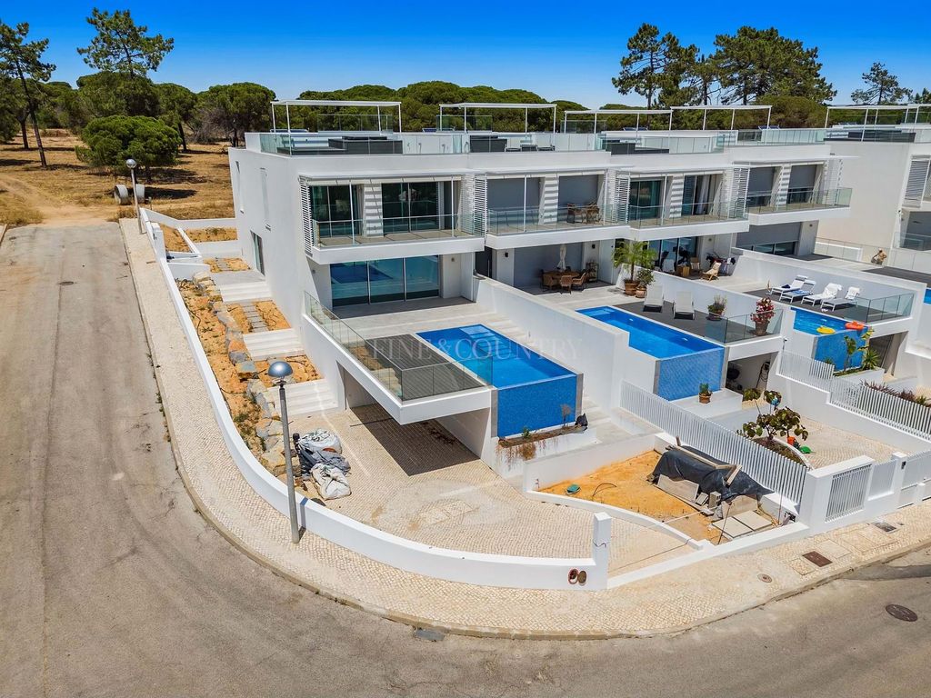 Property photo 2 of 25