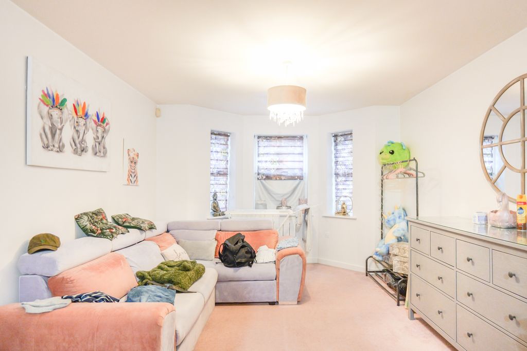 Property photo 2 of 19