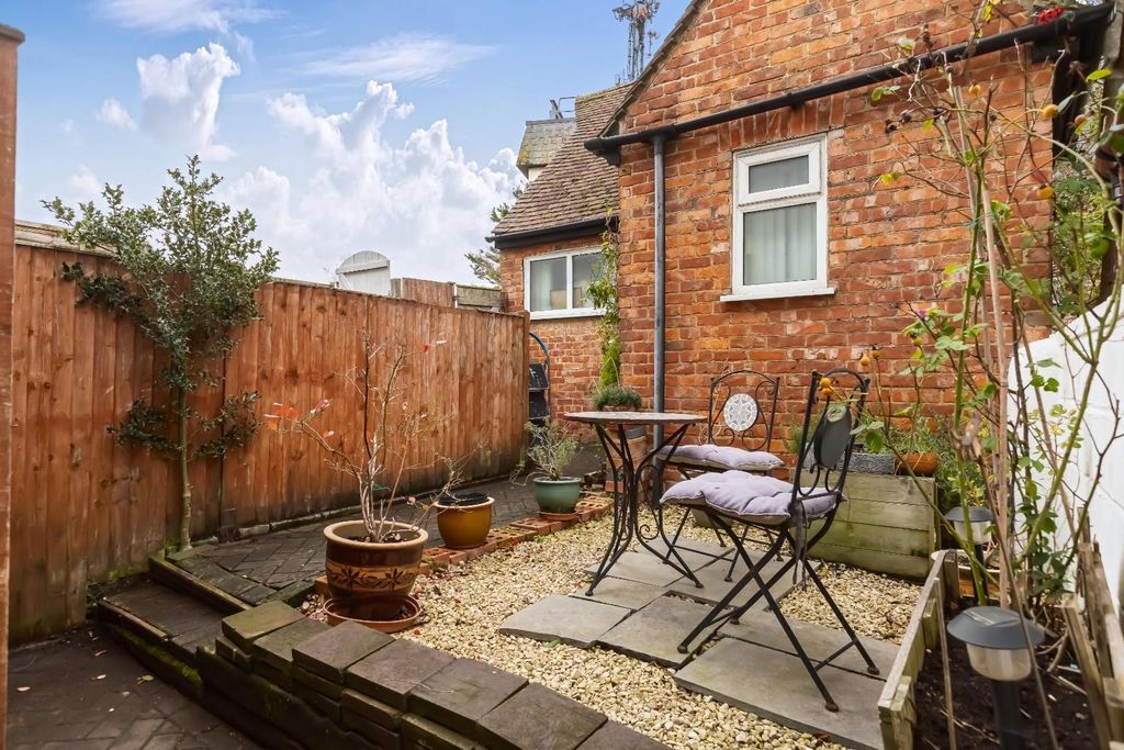 Property photo 2 of 11 South St_7.Jpg