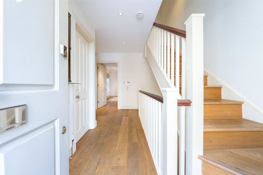 Property photo 2 of 11 Picture No. 31
