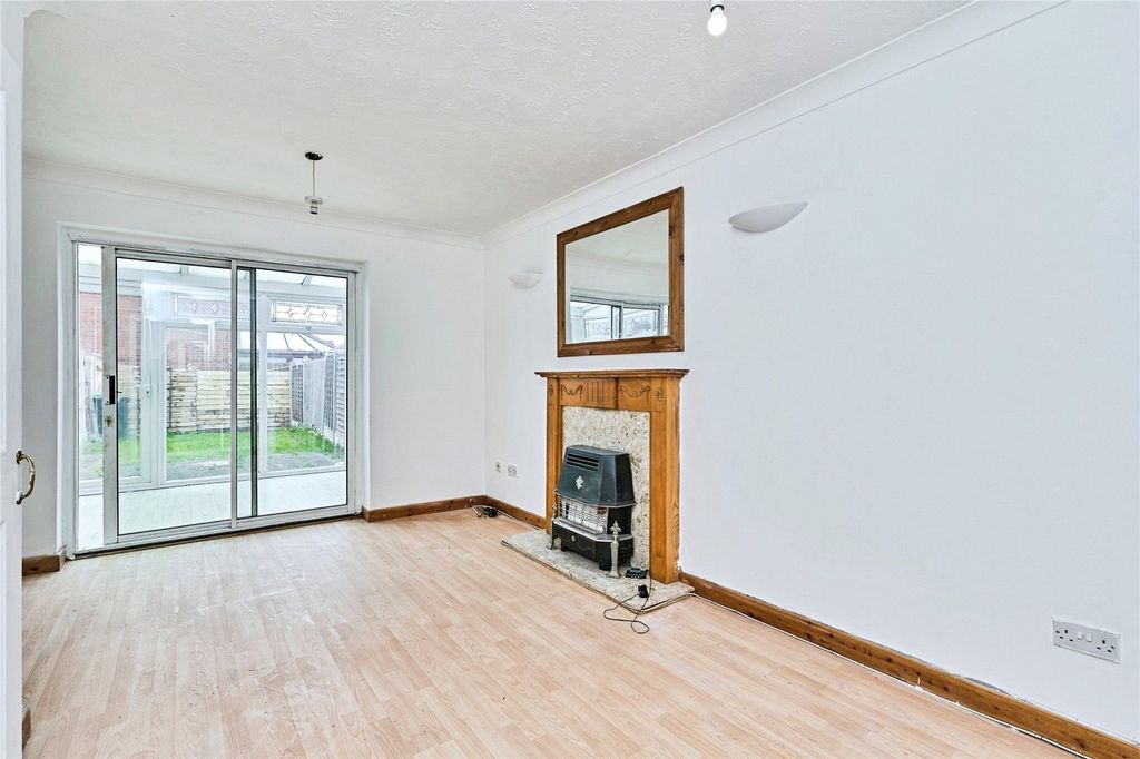 Property photo 2 of 17 Picture No. 29