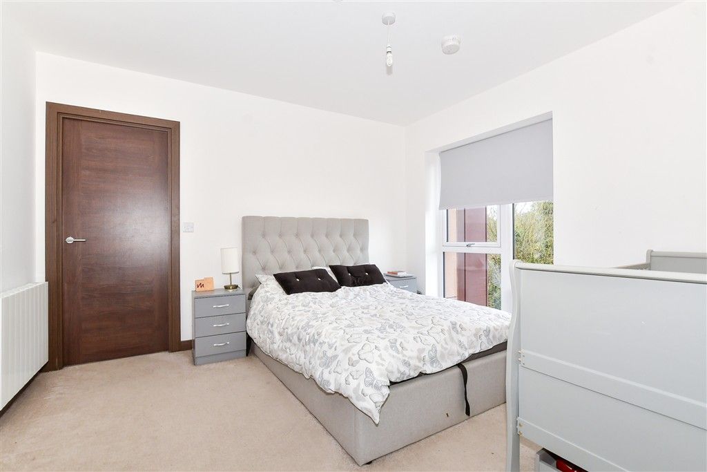 Property photo 3 of 9 Bedroom