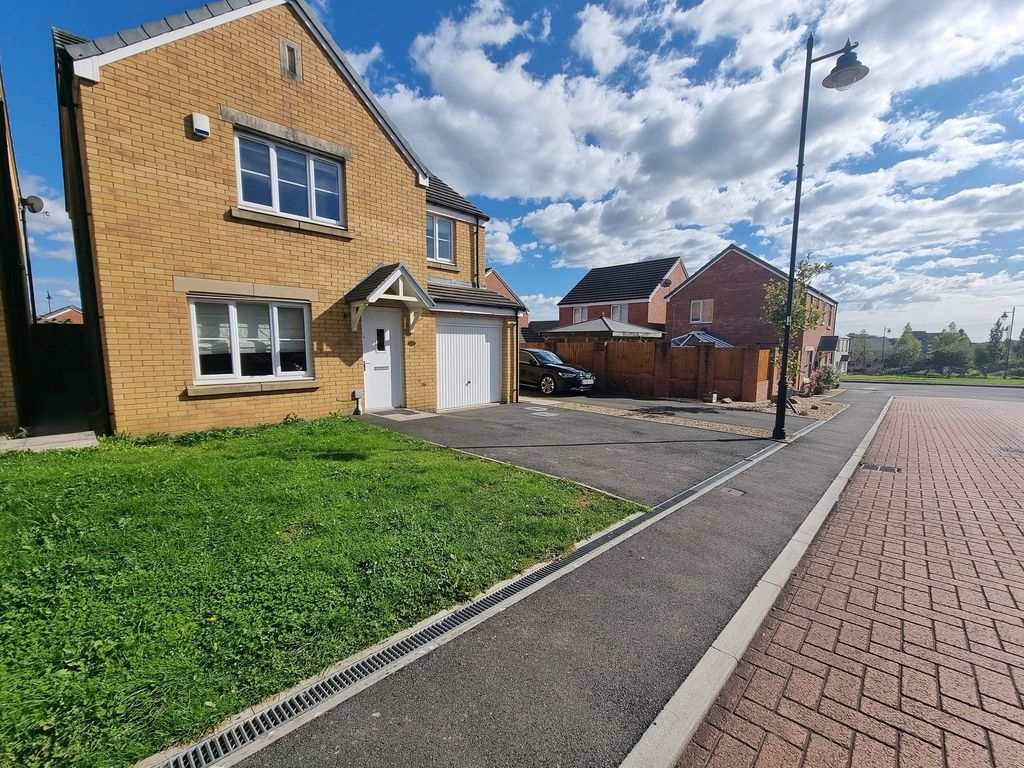 Property photo 1 of 24 Front