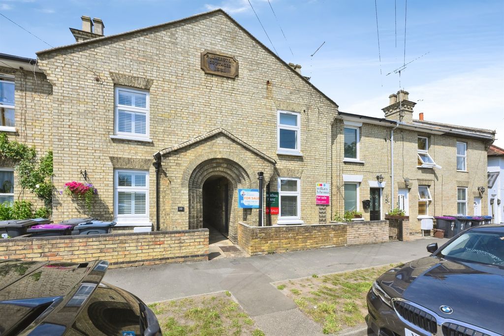 Property photo 1 of 18