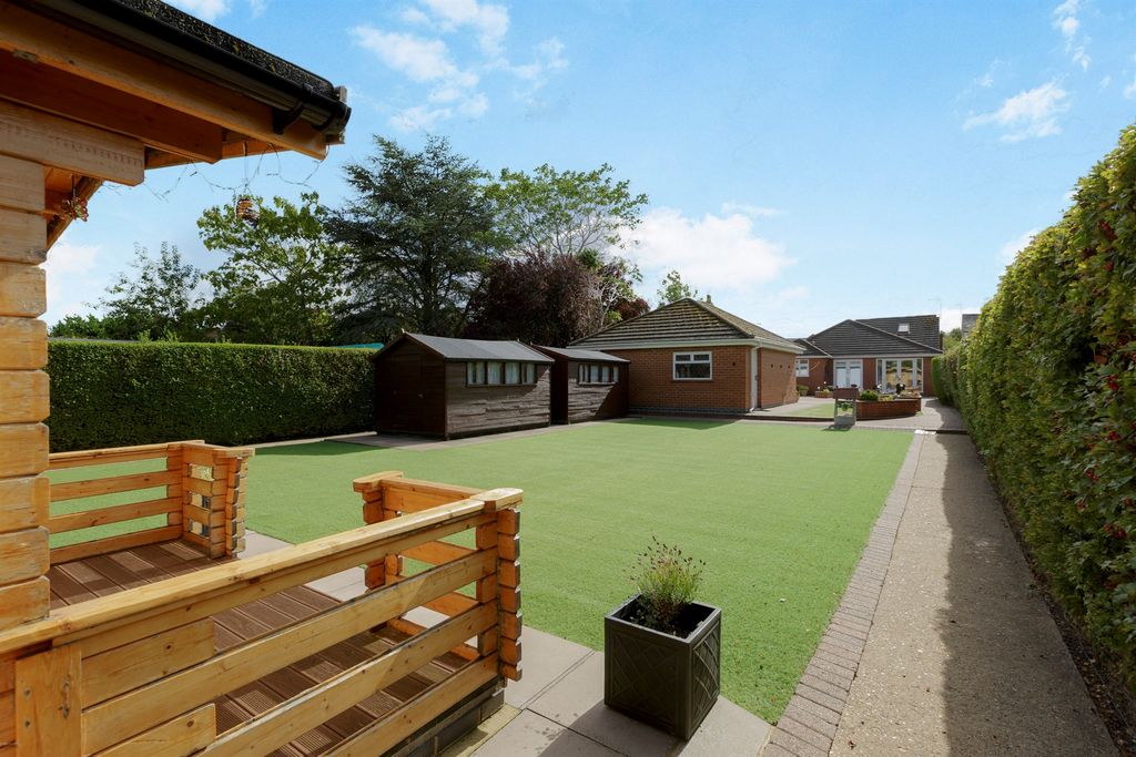 Property photo 2 of 20