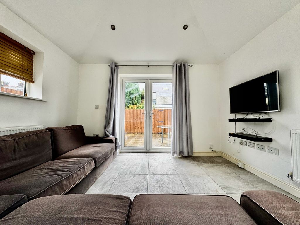 Property photo 3 of 14 Img_8147