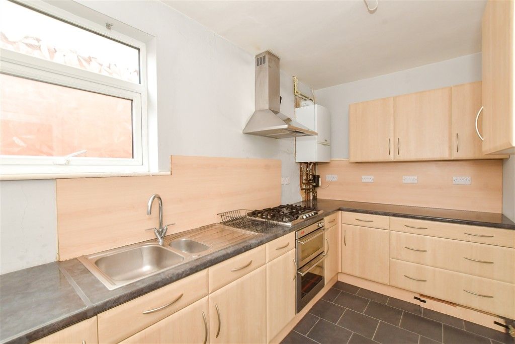 Property photo 2 of 10 Kitchen