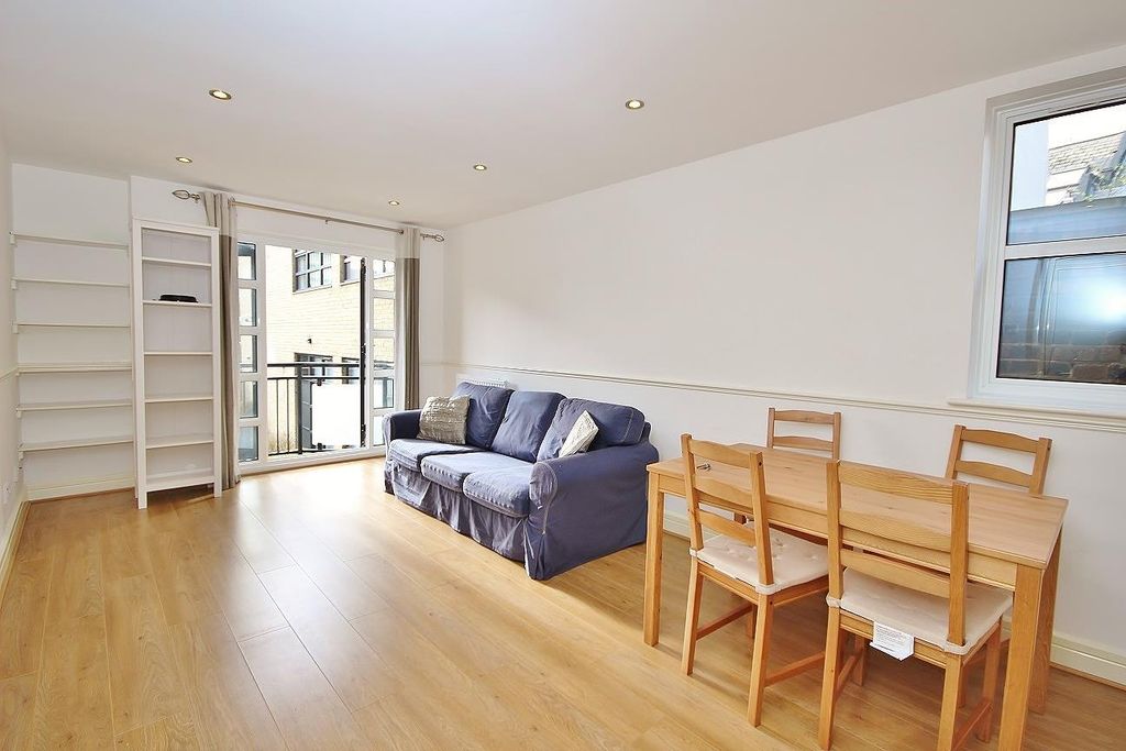 Property photo 2 of 9