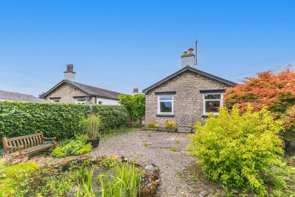 Property photo 2 of 31