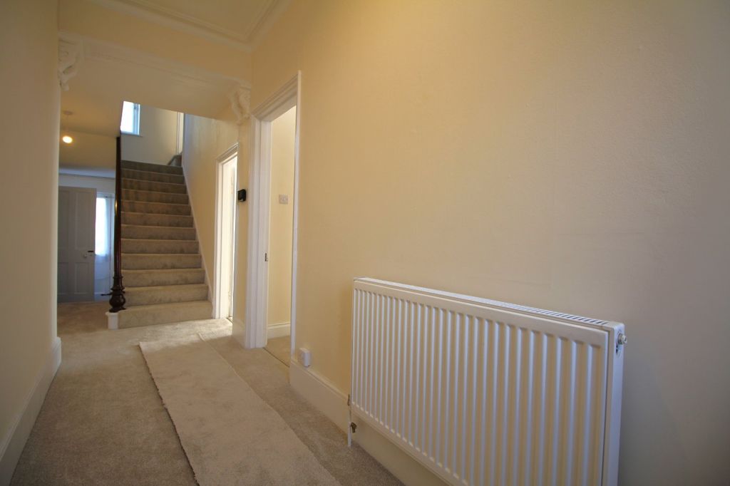 Property photo 2 of 12 Picture No. 02