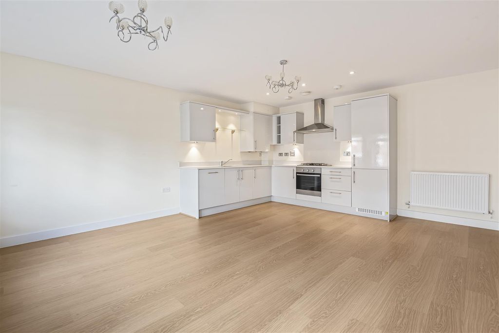 Property photo 3 of 12 Open Plan