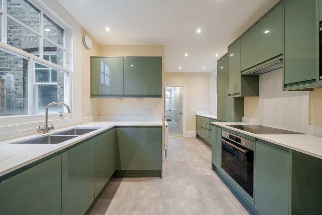 Property photo 3 of 21 Kitchen