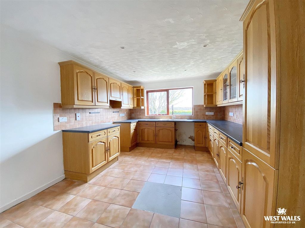 Additional image 9 of 3 bed detached bungalow for saleCenarth Close, Pembroke Dock SA72