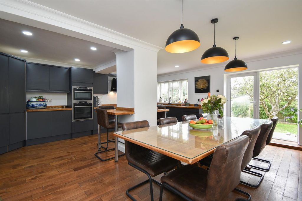 Property photo 2 of 29 Kitchen/Diner