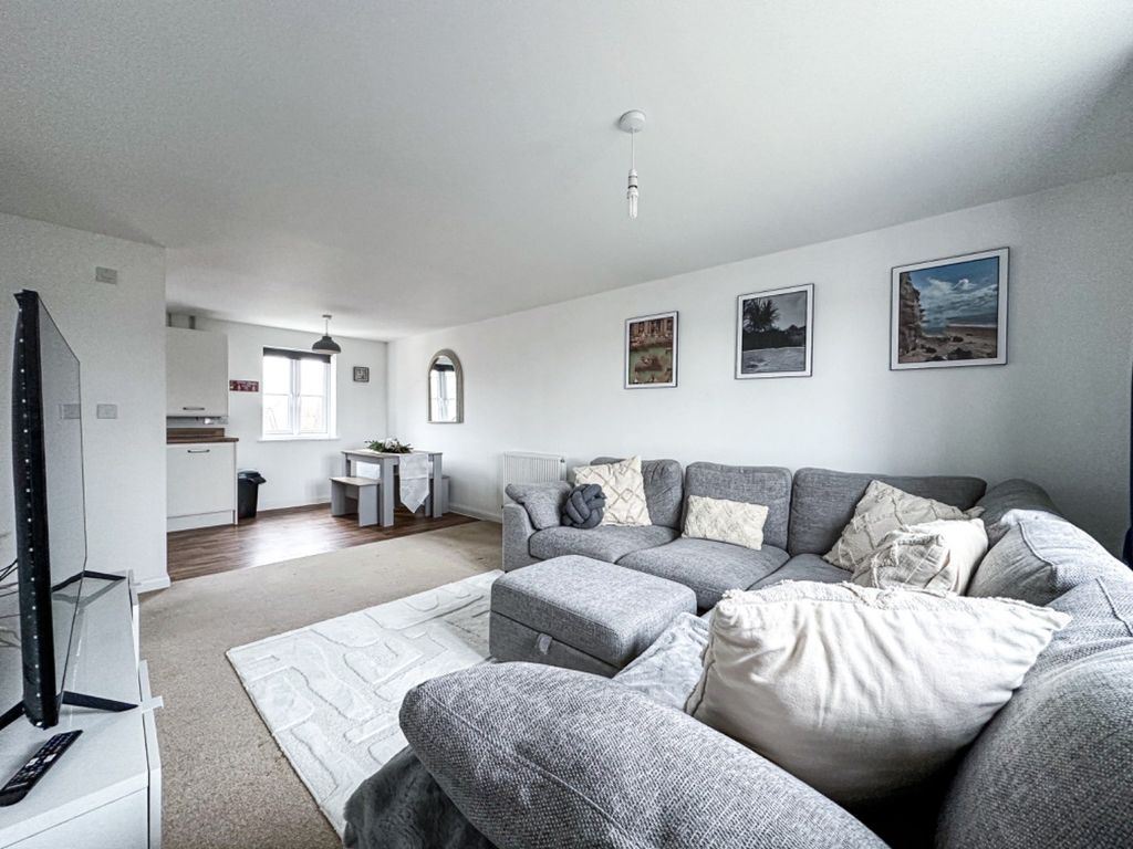 Property photo 2 of 9 4326172