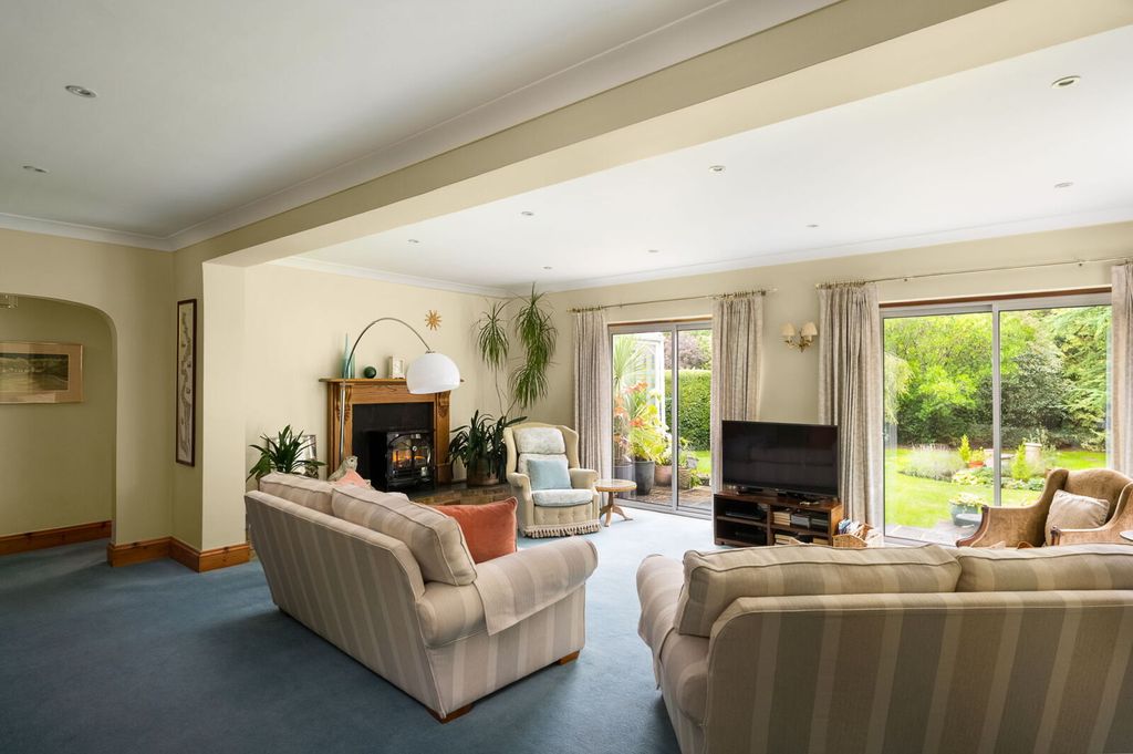 Property photo 2 of 27 Picture No. 01