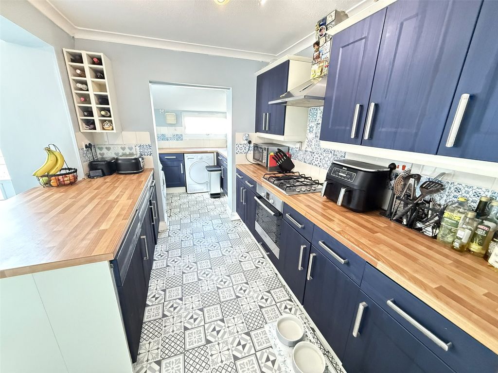 Property photo 2 of 27 Picture No. 09