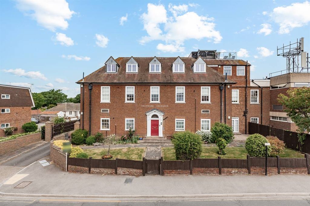 Property photo 1 of 17