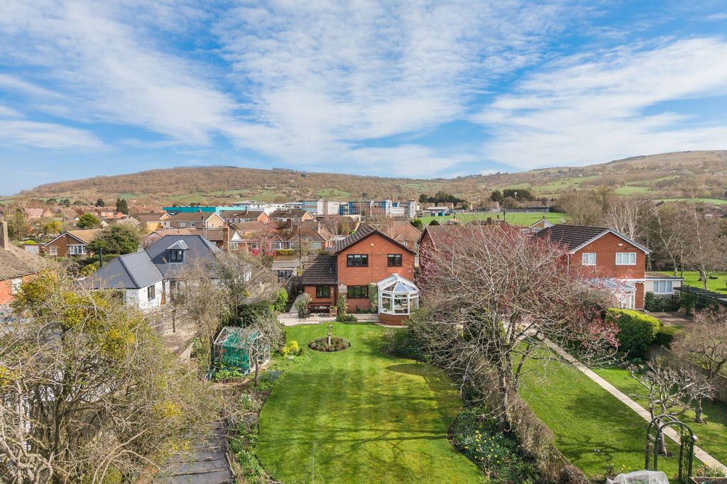 Property photo 2 of 25