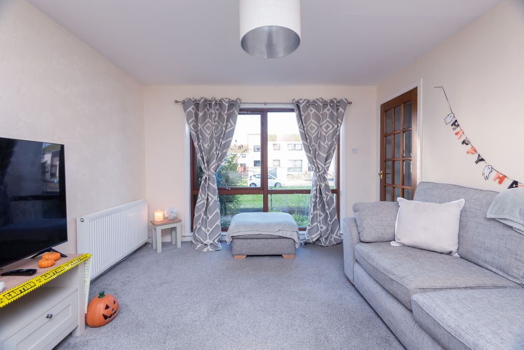 Property photo 2 of 32