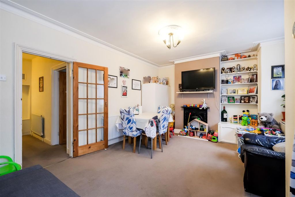 Property photo 2 of 14