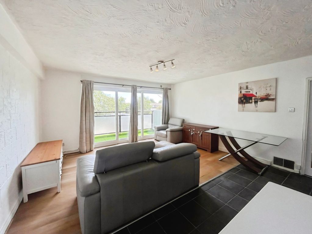 Property photo 3 of 10 Pbox-Img.Jpg
