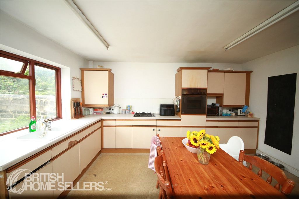 Property photo 2 of 17 Picture No. 05