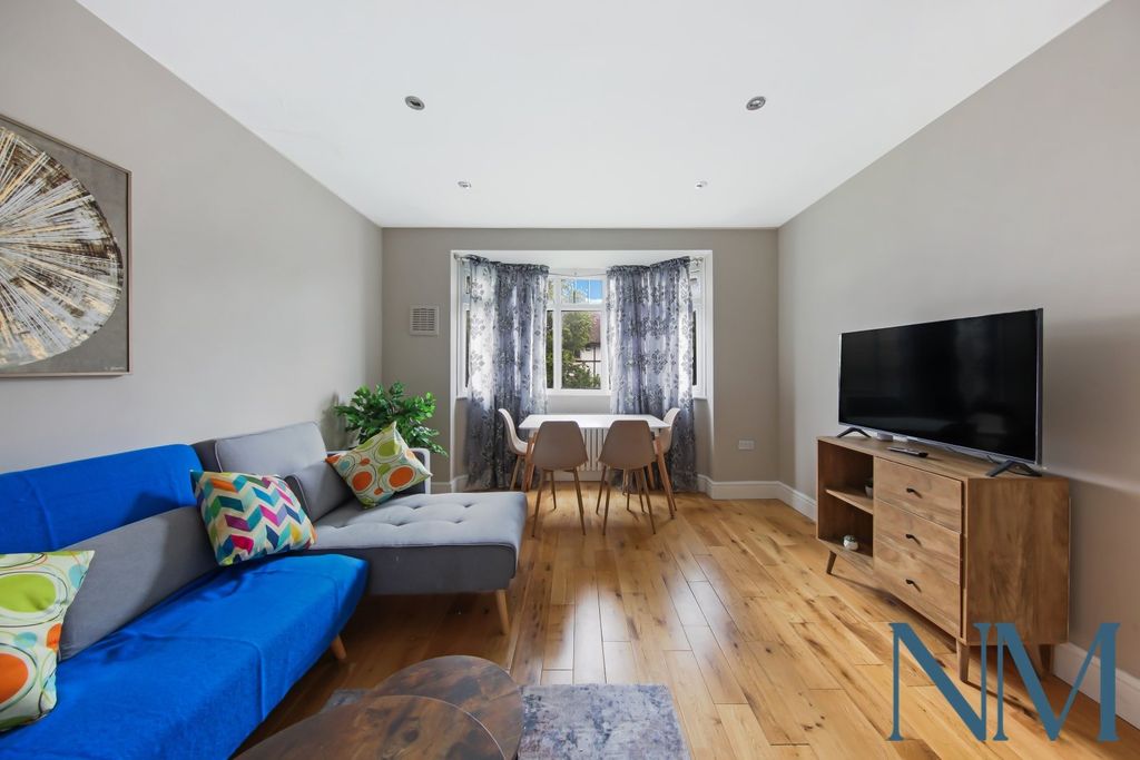 Property photo 2 of 12 Gallery